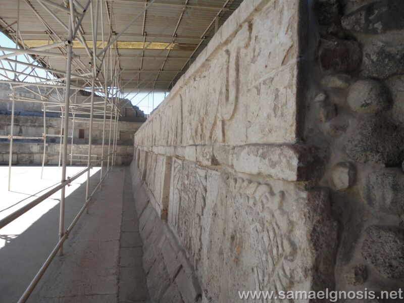 tula_098/></p>
<p align=