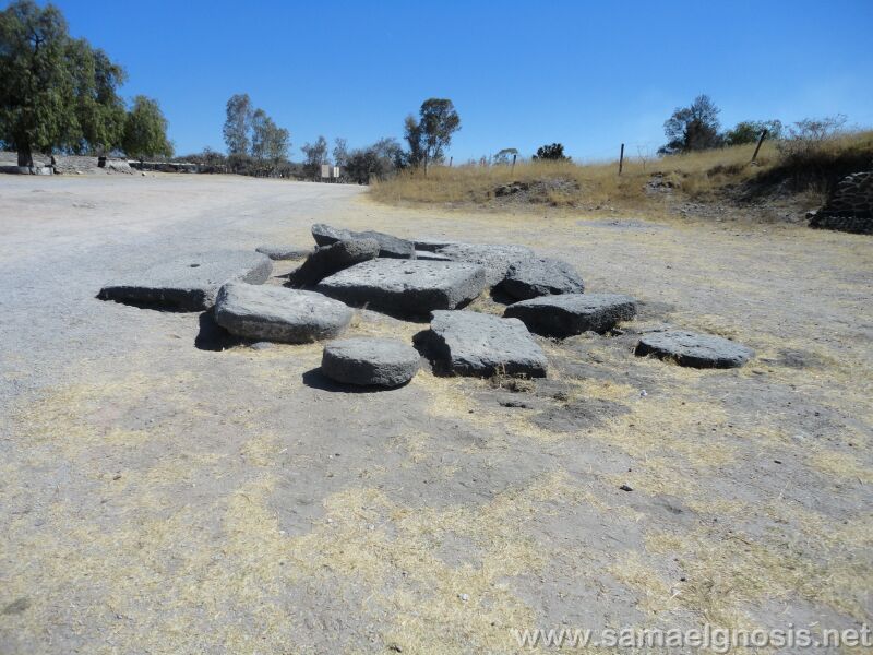 tula_114/></p>
<p align=