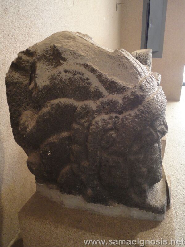 tula_174/></p>
<p align=